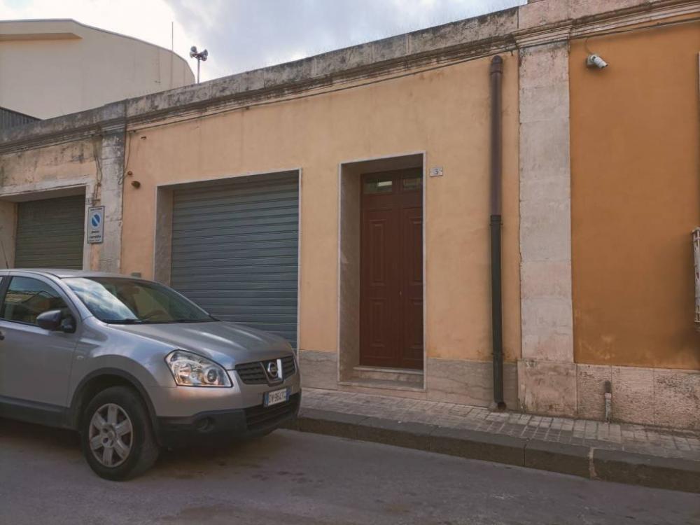 casa indipendente in vendita a Floridia