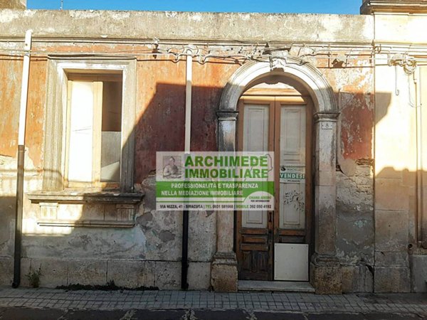 casa indipendente in vendita a Floridia