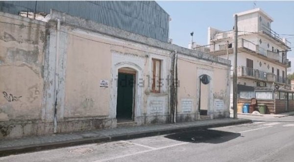 casa indipendente in vendita a Floridia