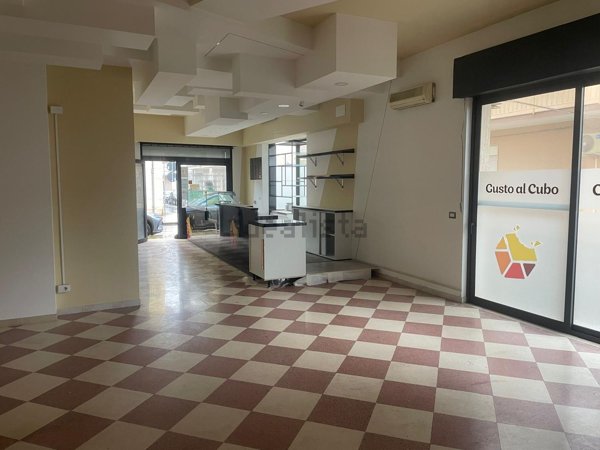 locale commerciale in vendita a Floridia