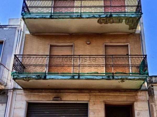 pentavano in vendita a Floridia