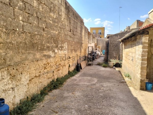 casa indipendente in vendita a Floridia