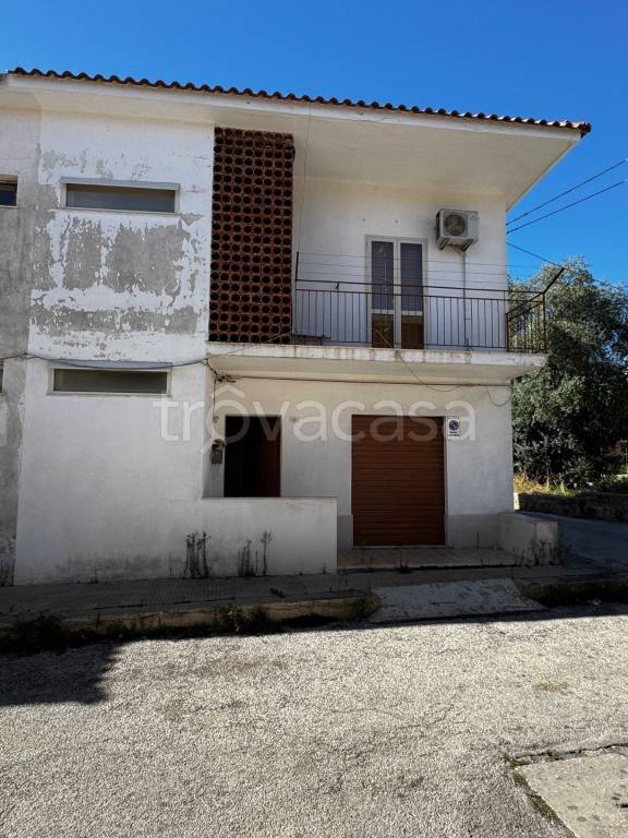 casa indipendente in vendita a Floridia