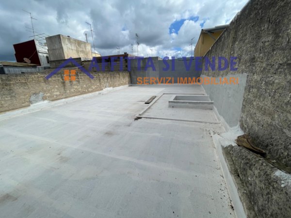 locale di sgombero in vendita a Floridia
