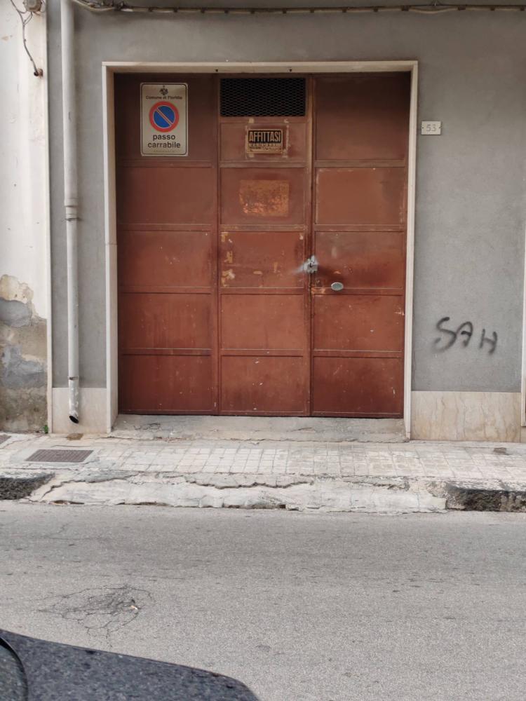 locale di sgombero in vendita a Floridia