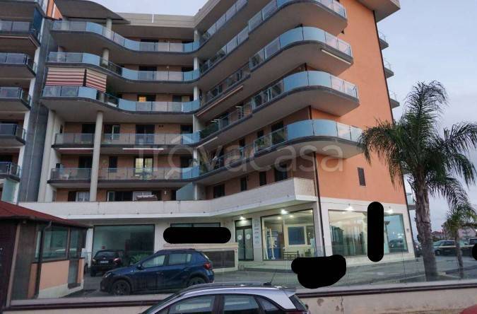 negozio in vendita a Floridia