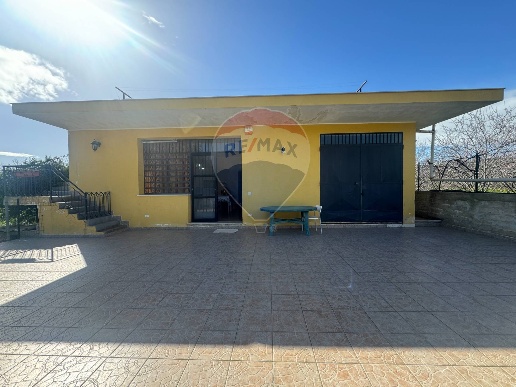 casa indipendente in vendita a Floridia