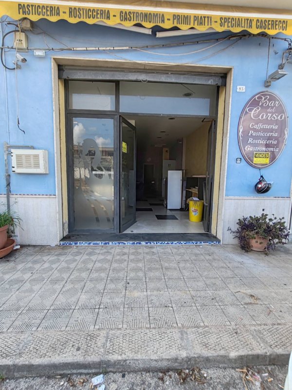 locale commerciale in vendita a Floridia