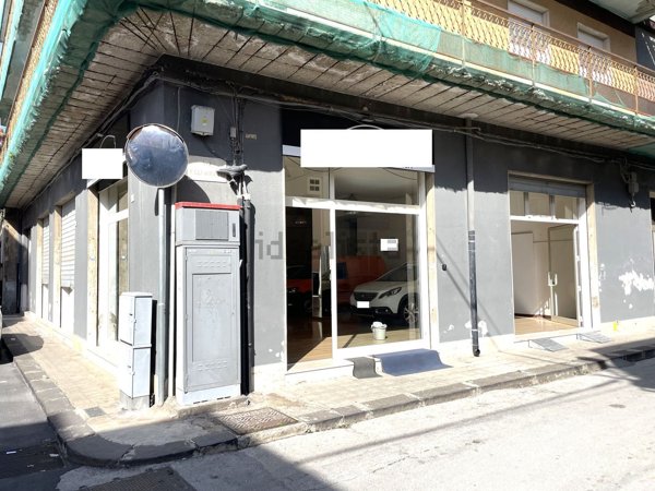 locale commerciale in vendita a Floridia