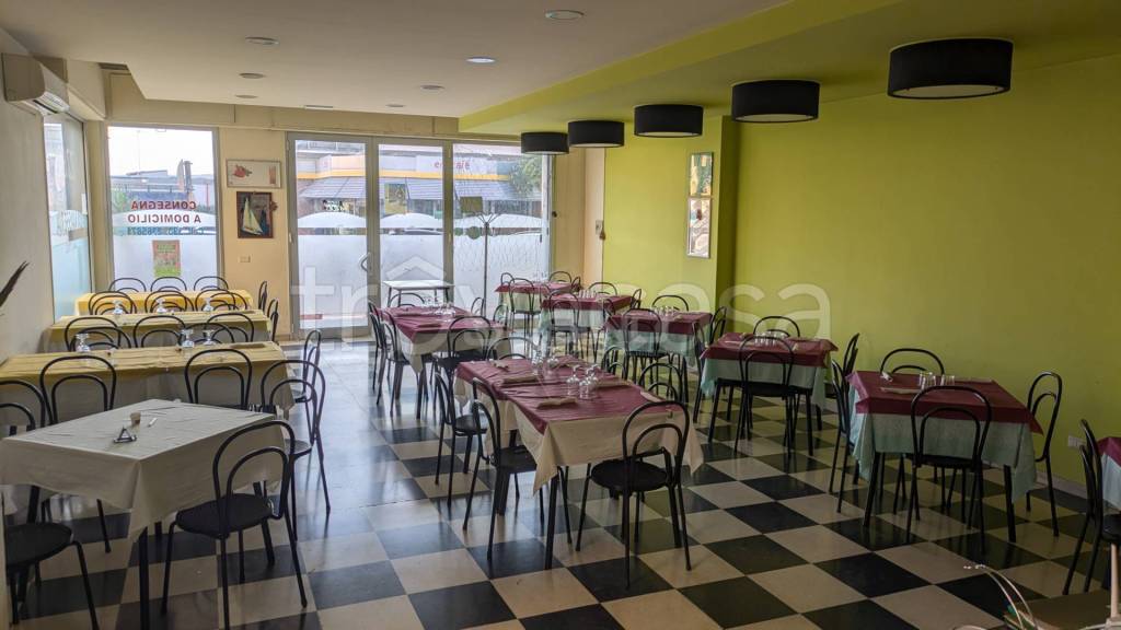 negozio in vendita a Floridia