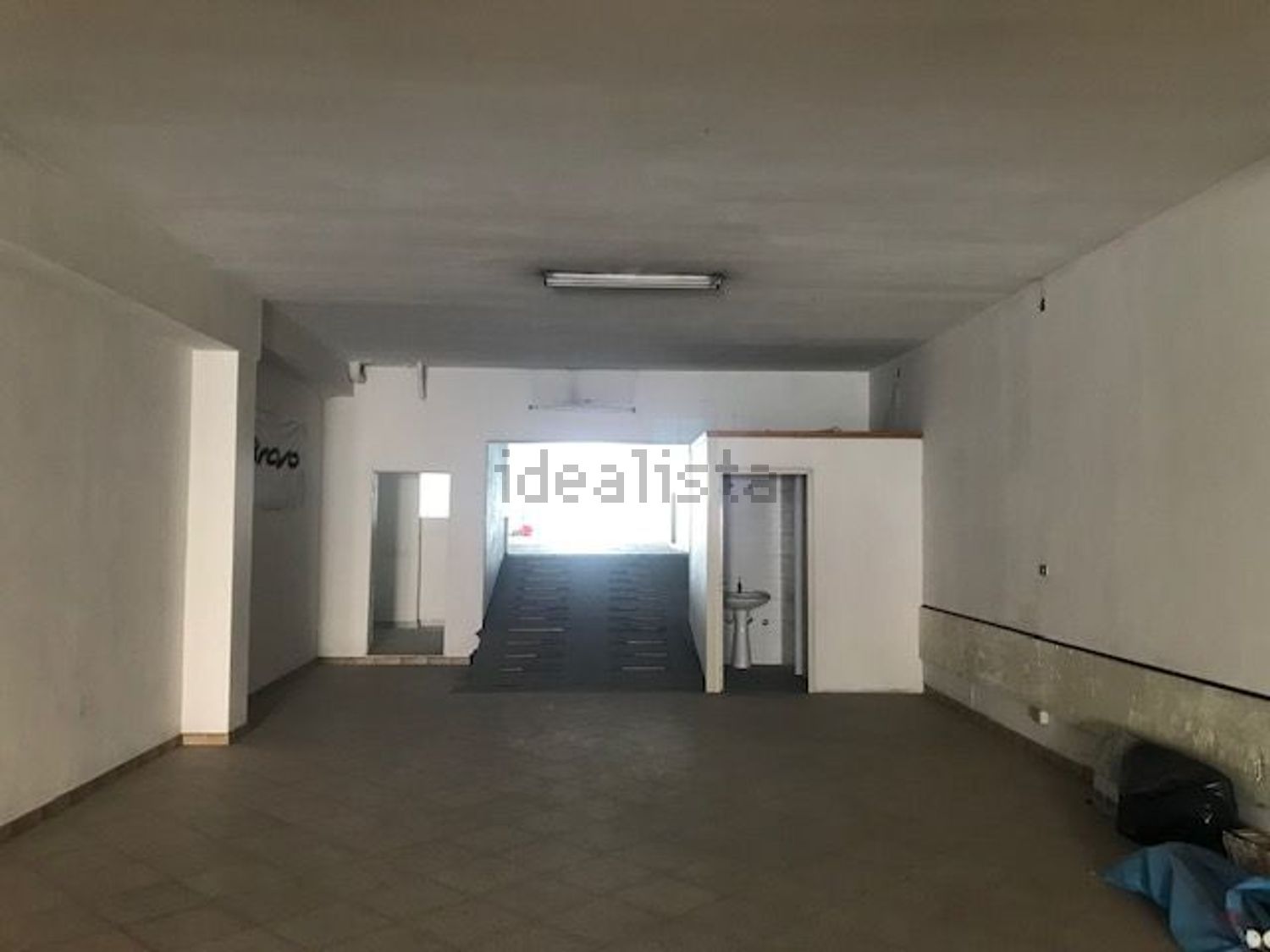 locale commerciale in vendita a Floridia