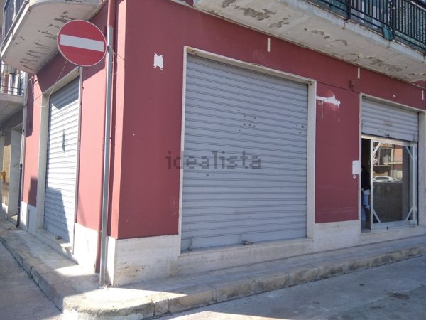 locale commerciale in vendita a Floridia