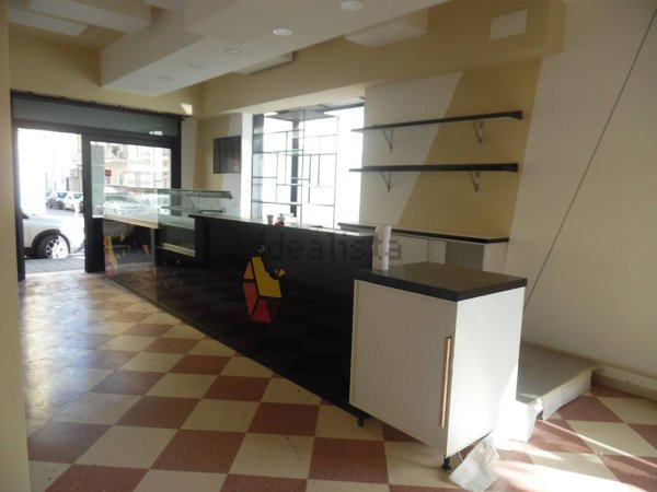 locale commerciale in vendita a Floridia