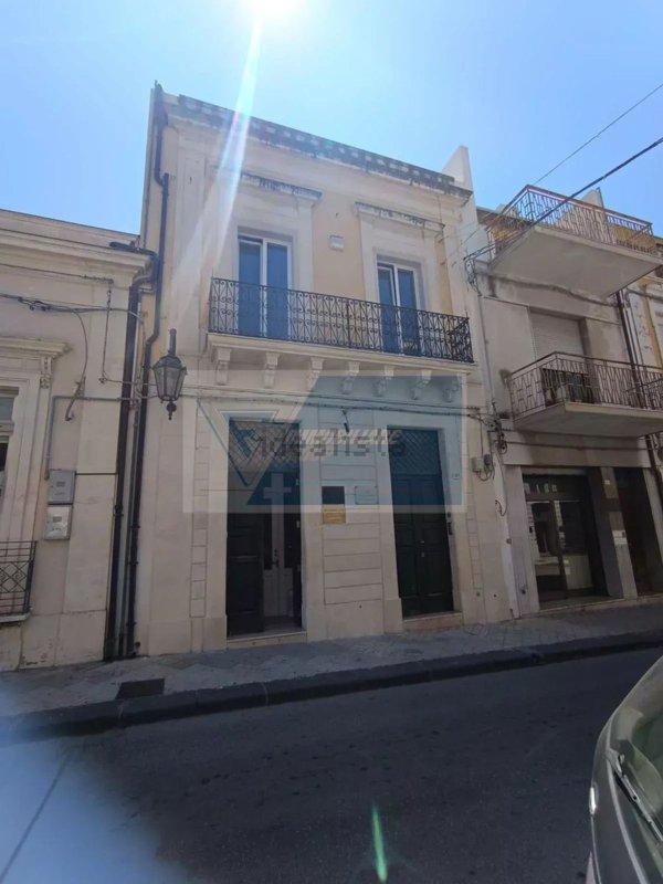 casa semindipendente in vendita a Floridia