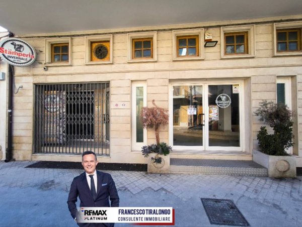 negozio in vendita a Floridia