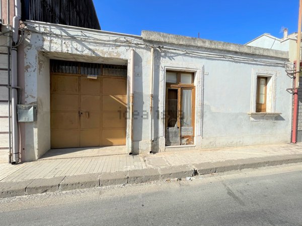 casa indipendente in vendita a Floridia