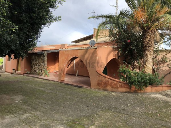 casa indipendente in vendita a Floridia