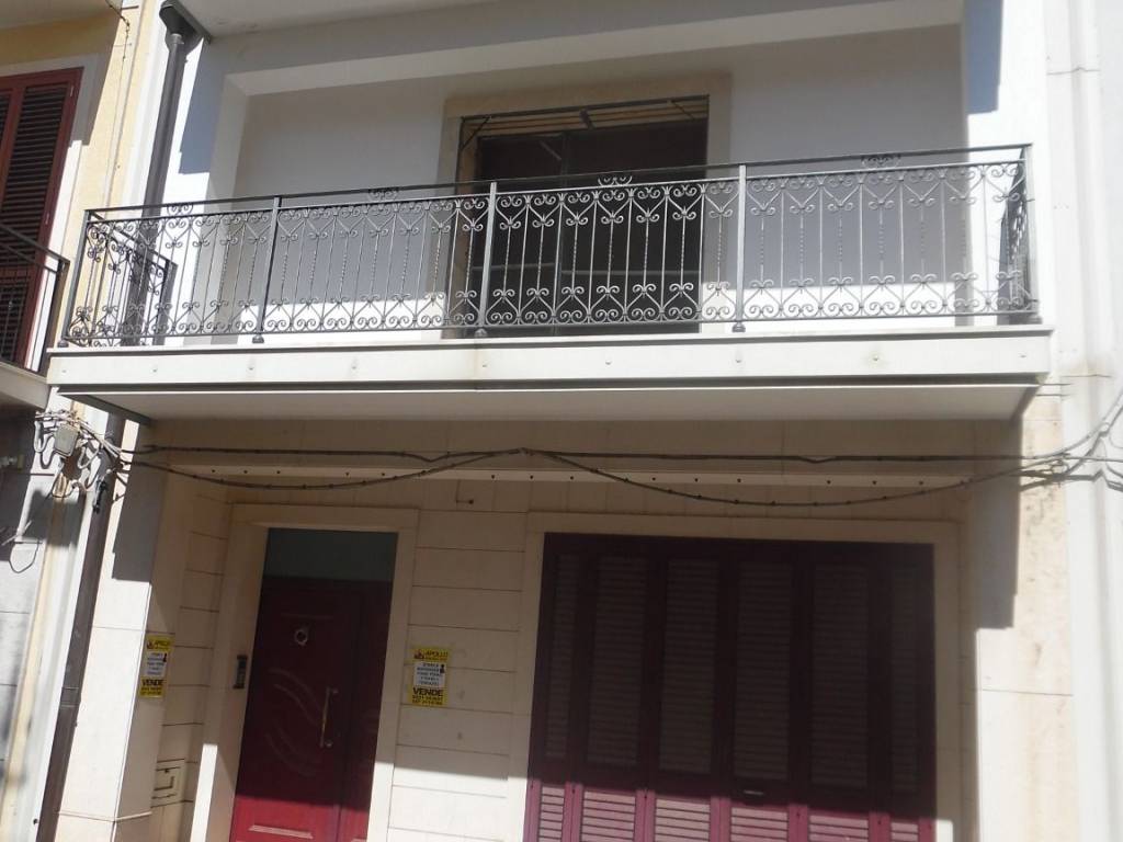 intera palazzina in vendita a Floridia