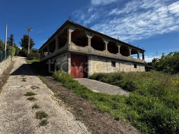 casa indipendente in vendita a Floridia