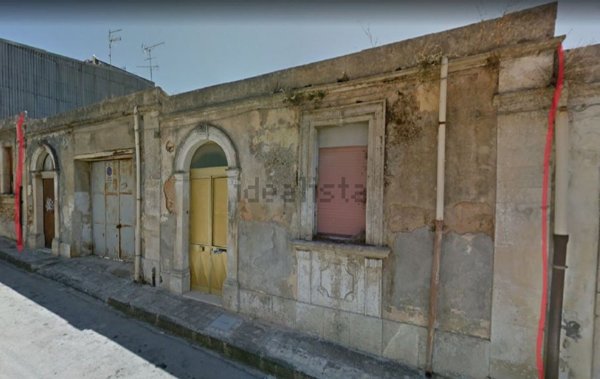 pentavano in vendita a Floridia