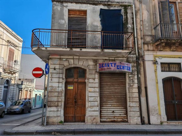 casa indipendente in vendita a Floridia