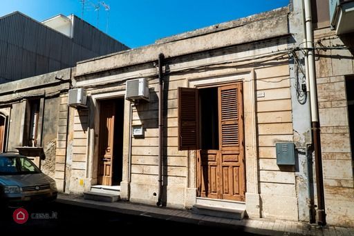 casa indipendente in vendita a Floridia