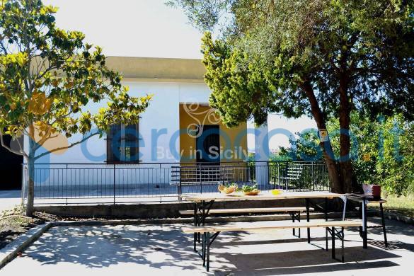 casa indipendente in vendita a Floridia