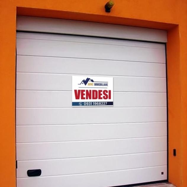 locale di sgombero in vendita a Floridia