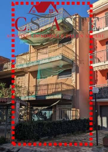 esavano in vendita a Floridia