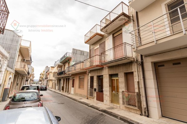 appartamento in vendita a Floridia