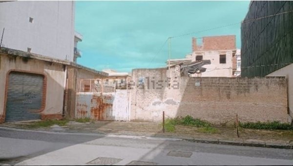 locale commerciale in vendita a Floridia