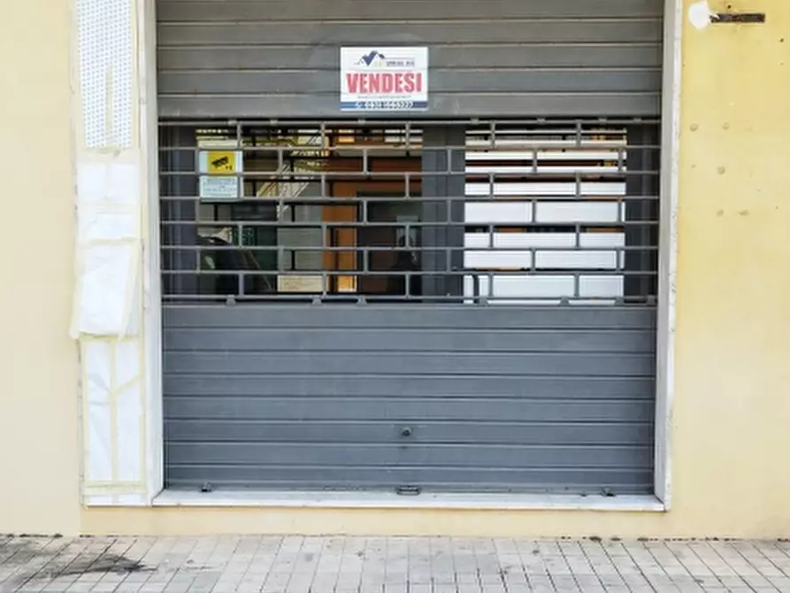 locale commerciale in vendita a Floridia