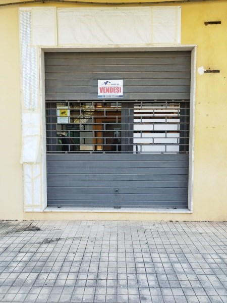 locale commerciale in vendita a Floridia