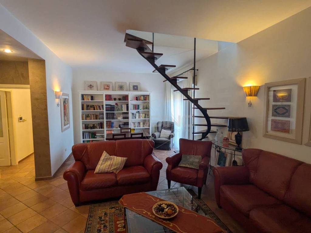 appartamento in vendita a Floridia