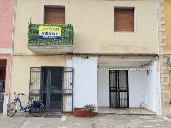 casa indipendente in vendita a Floridia