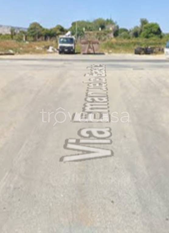 locale commerciale in vendita a Floridia