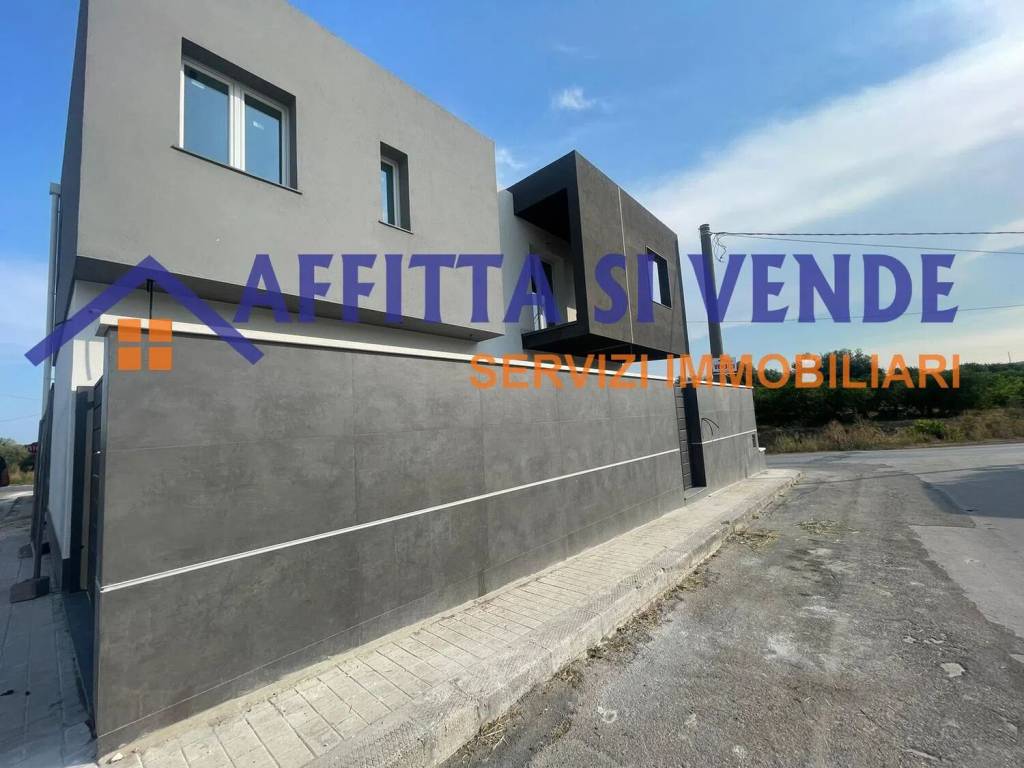 casa indipendente in vendita a Floridia