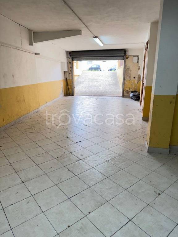 locale di sgombero in vendita a Floridia