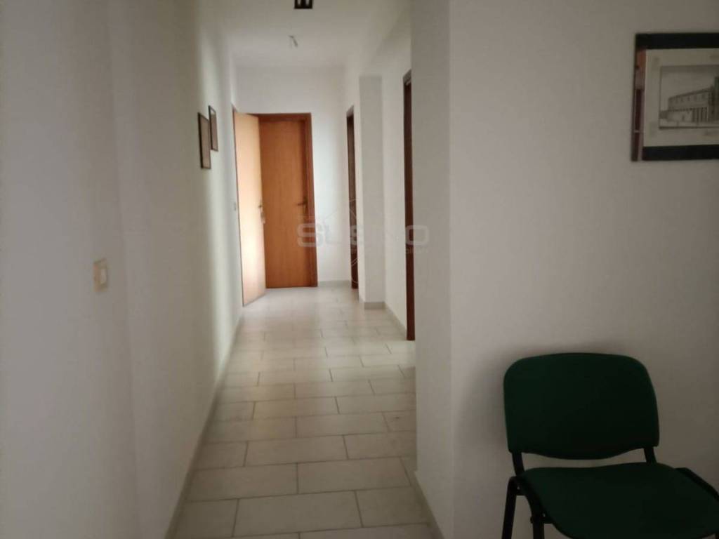 ufficio in vendita a Floridia