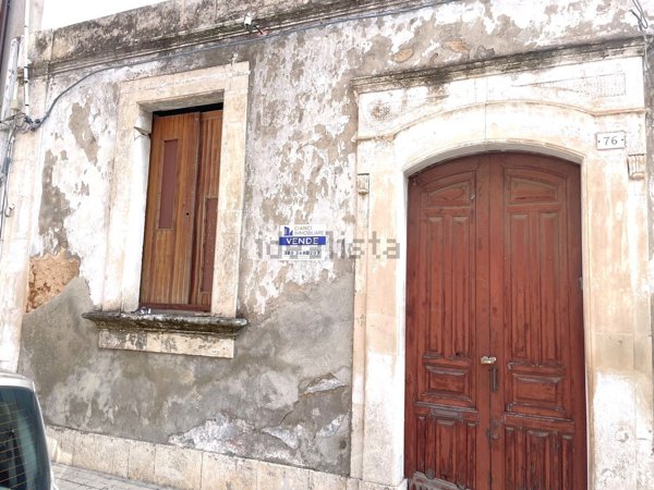 casa indipendente in vendita a Floridia
