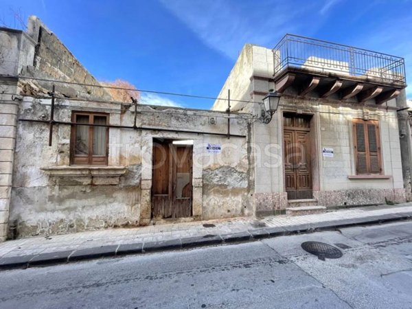 casa indipendente in vendita a Floridia