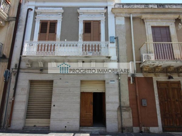 casa indipendente in vendita a Floridia