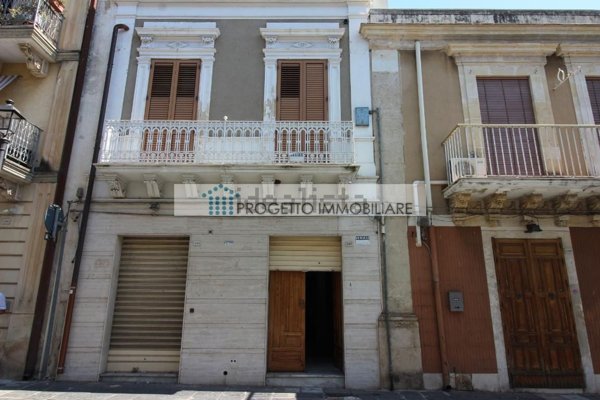 casa indipendente in vendita a Floridia