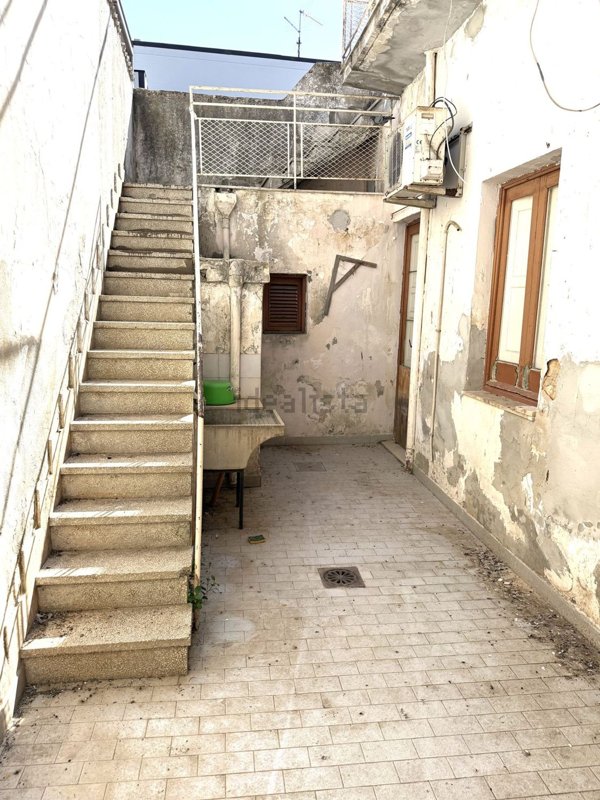 casa indipendente in vendita a Floridia