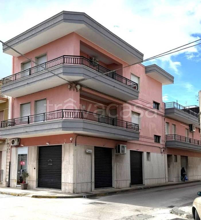 casa indipendente in vendita a Floridia