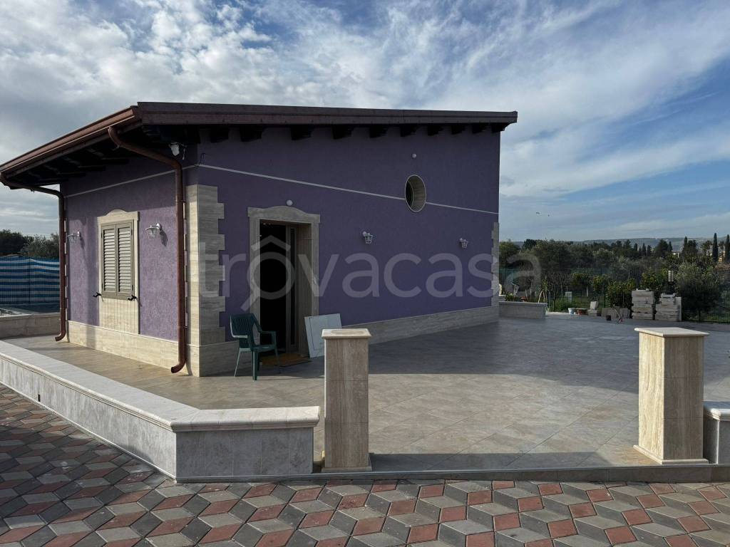 casa indipendente in vendita a Floridia