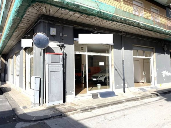 negozio in vendita a Floridia