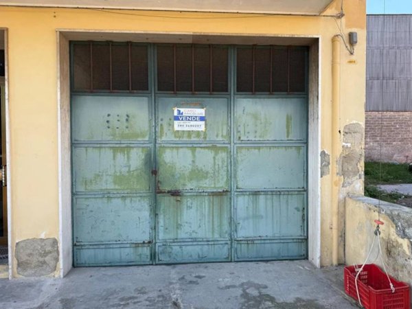 negozio in vendita a Floridia