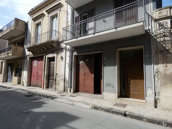 casa indipendente in vendita a Floridia