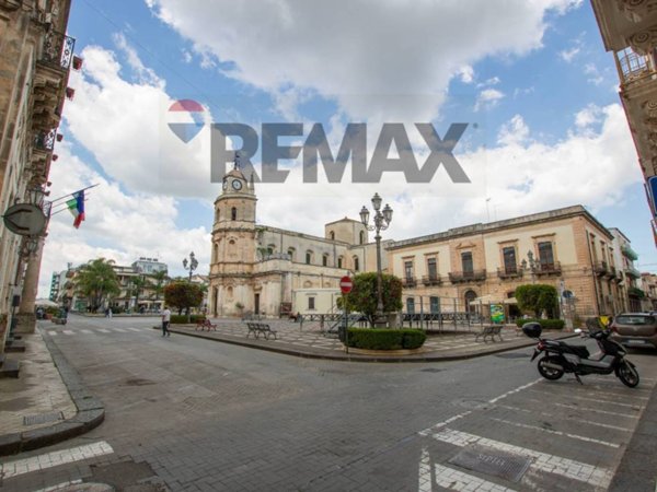 negozio in vendita a Floridia